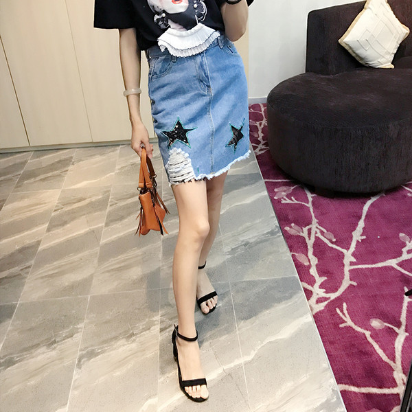 Красива дамска пола с бродерия и мрежа, с висока талия