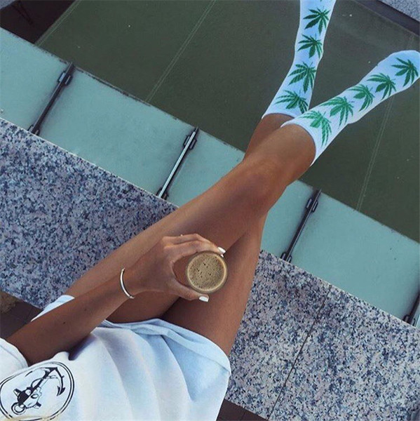 Хит дамски дълги чорапи в много различни модели 