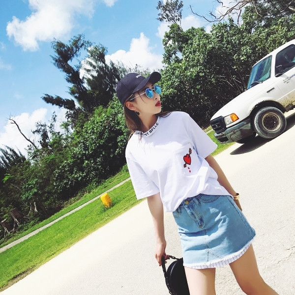 Стилна дамска пола с висока талия в светъл цвят с висока талия