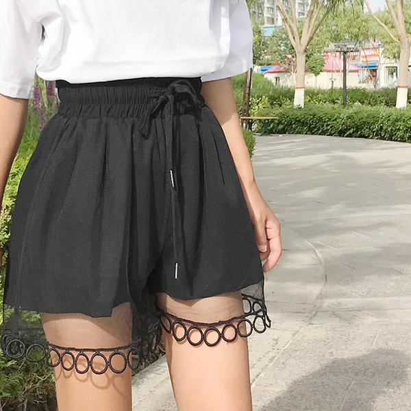 Όμορφη μεγάλη σορτς με δαντέλα - Ελαστική