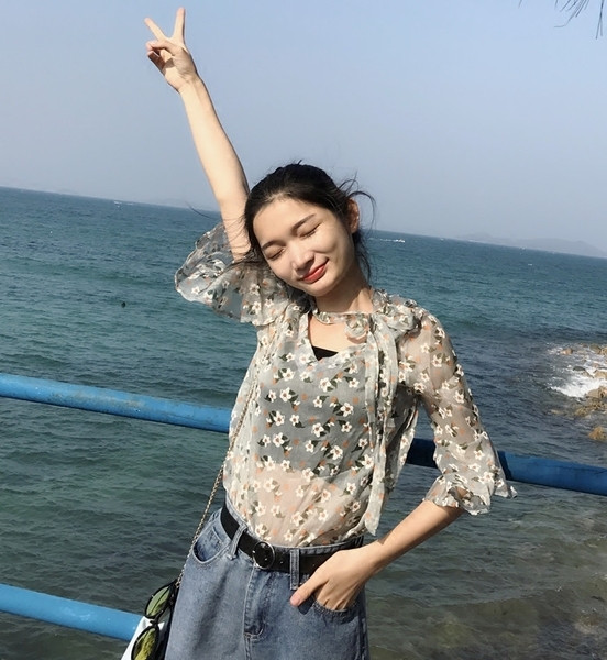 Λεπτό διαφανές καπάκι με floral και συνδέσεις