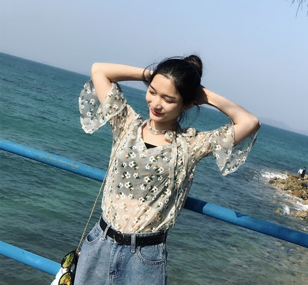 Λεπτό διαφανές καπάκι με floral και συνδέσεις