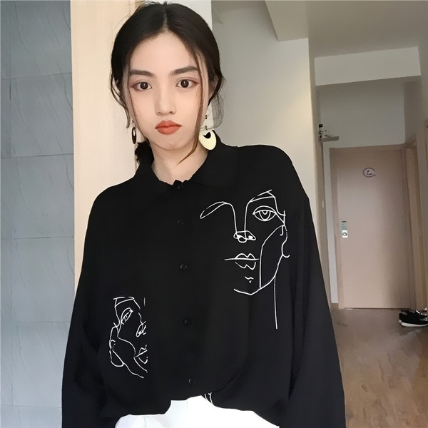 Лека дамска риза с дълъг ръкав в бял и черен цвят