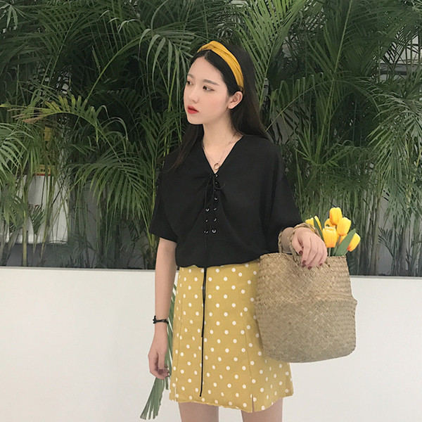 Ежедневна дамска риза с 3/4 ръкав и V-образно деколте с връзки