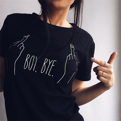 Γυναικείο  T-shirt με μια ενδιαφέρουσα επιγραφή και εκτύπωση σε μαύρο χρώμα