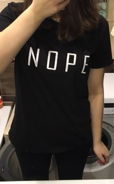 Γυναικεία  T-shirt με κοντά μανίκια και μια ενδιαφέρουσα επιγραφή - 3 χρώματα