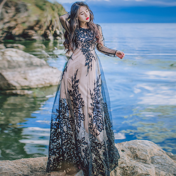  Μοναδικό μακρύ κομψό  γυναικείο φόρεμα με υπέροχη δαντέλα στην πλάτη διάτρητη - 2 χρώματα