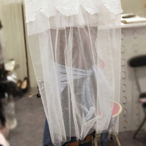 Γυναικεία  μπλούζα με δαντέλα και πολύχρωμες εικόνες