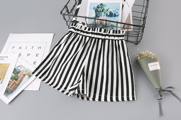 Παιδικό σετ για κορίτσια - μπλούζα  και κοντά παντελόνια