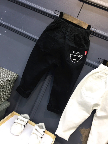 Κομψά παιδικά παντελόνια για αγόρια με ελαστικές  μανσέτες και ελαφρώς διακοσμημένα