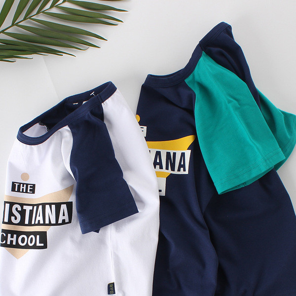 Όμορφη παιδική μπλούζα με επιγραφές και διαφορετικά χρώματα