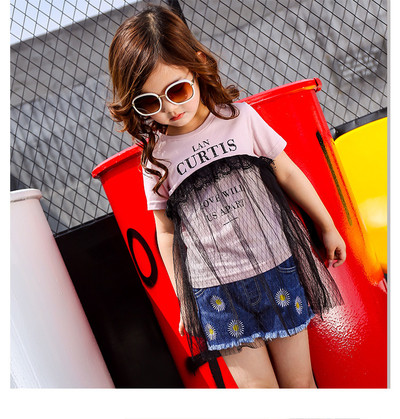 Сладка дамска тениска с надпис и дантела