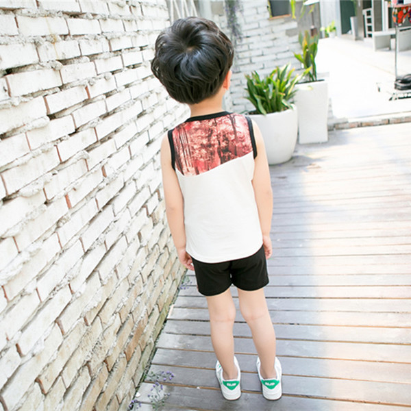 Καθημερινό σετ για αγόρια με σορτς και αμάνικο