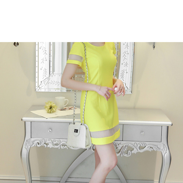 Γυναικεία καλοκαιρινά φορέματα σε κίτρινο και σκούρο μπλε χρώμα