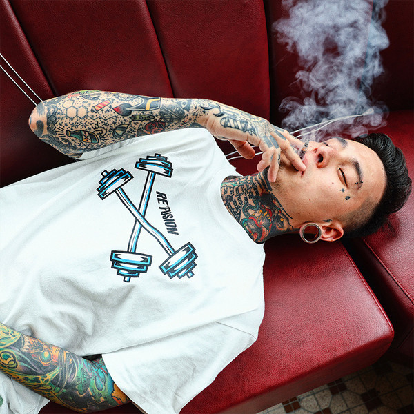 Спортна мъжка тениска с изображение в бял и черен цвят