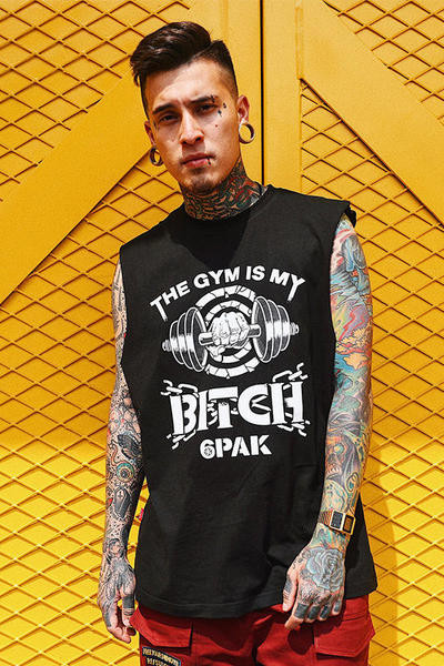 Κομψή ανδρική μπλούζα με επιγραφή και τριών χρωμάτων