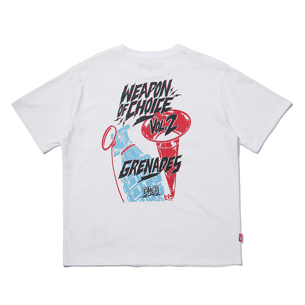 Красива мъжка тениска с надписи и изображение в бял и черен цвят