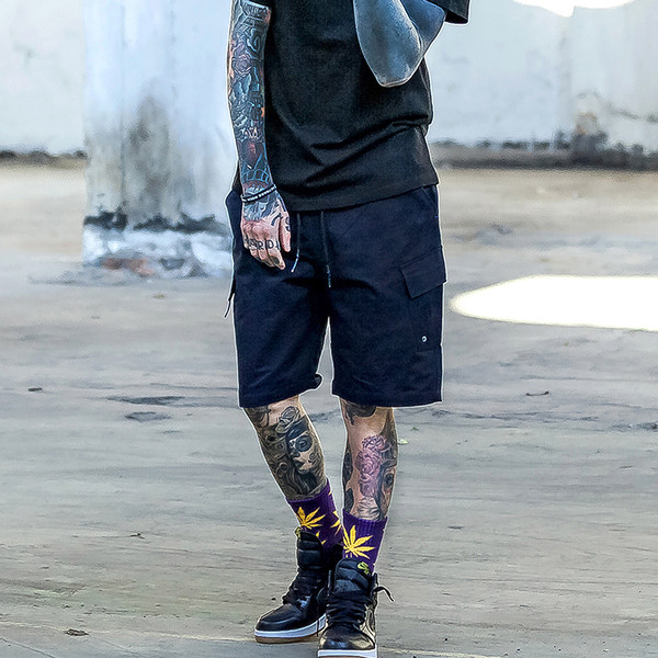 Изчистен модел мъжки къси панталони в два цвята