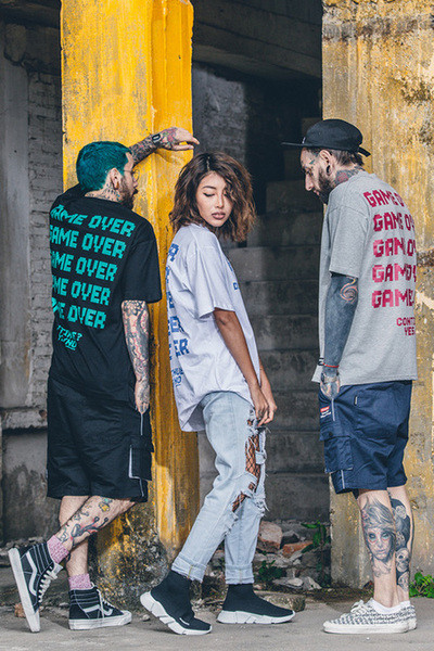 Готина тениска за мъжете с надпис "Game over"