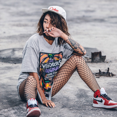 Готина тениска за мъже с интересно изображение и надпис