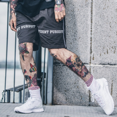 Спортни мъжки шорти в два цвята с надпис