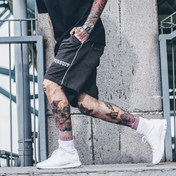 Спортни мъжки шорти в два цвята с надпис