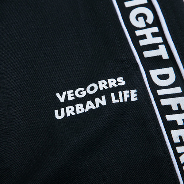 Спортни мъжки шорти в три цвята с надпис и връзки