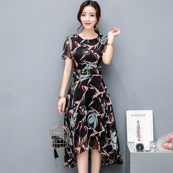 Κομψό φόρεμα σιφόν με σχέδια για την άνοιξη και το καλοκαίρι