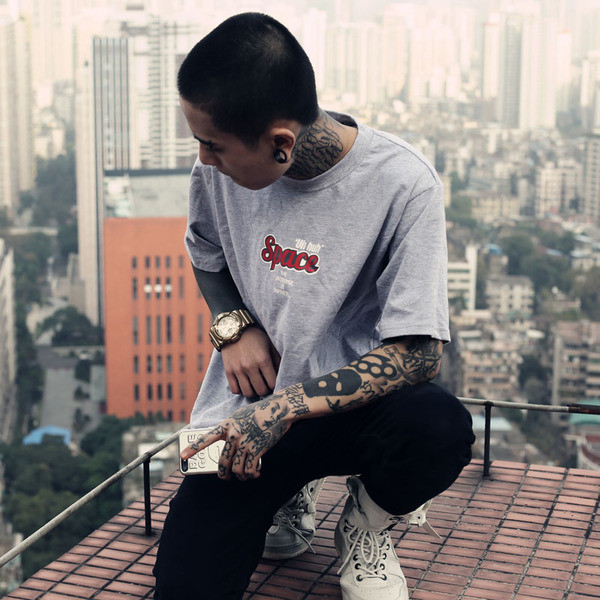 Готина тениска за мъже с изображение и надпис в три цвята