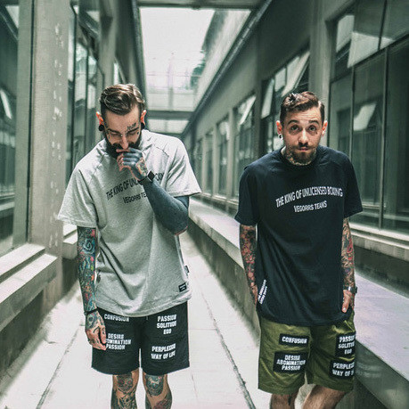 Тениска за мъже в четири цвята с надписи