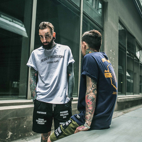 Тениска за мъже в четири цвята с надписи