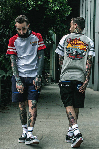 Интересен модел мъжка тениска с изображение на гърба