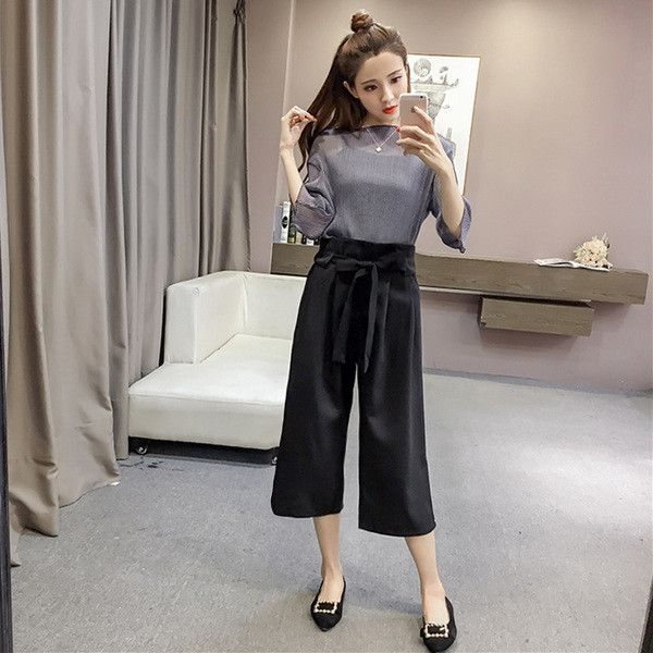 Βολικό  γυναικείο σετ μπλούζα  και 7/8 παντελόνια για την άνοιξη και το καλοκαίρι