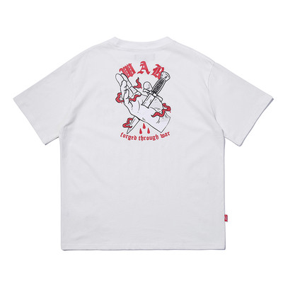 Ежедневна тениска за мъжете в бял и черен цвят с картинка