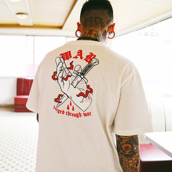 Ежедневна тениска за мъжете в бял и черен цвят с картинка