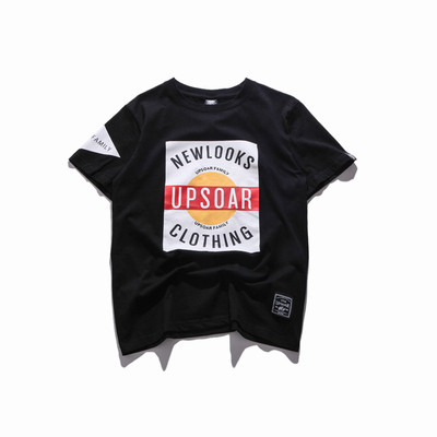 Стилна мъжка тениска в бял и черен цвят с надписи