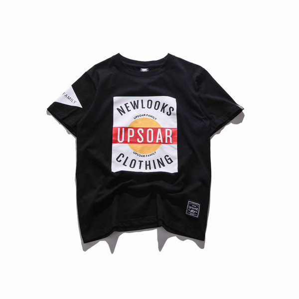 Стилна мъжка тениска в бял и черен цвят с надписи