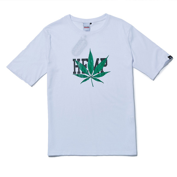 Изчистен модел мъжка тениска в бял и черен цвят