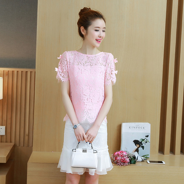 Υπέροχο γυναικείο  σετ 2 τεμαχίων - μπλούζα με δαντέλα με κοντό μανίκι και κομψή φούστα