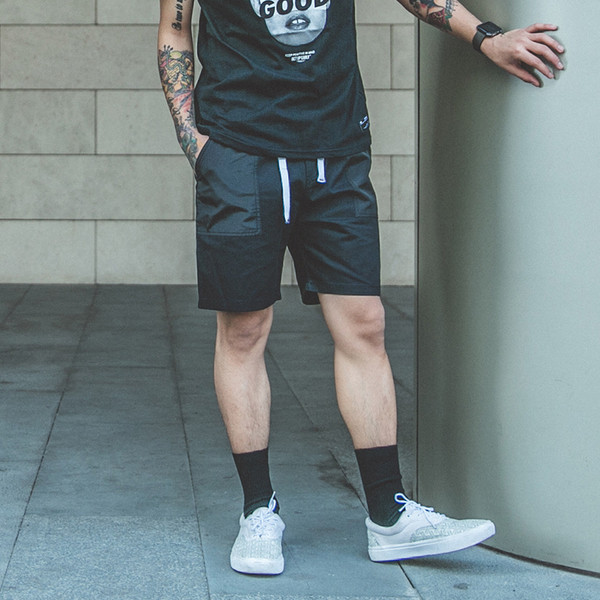 Мъжки спортни шорти в изчистен модел