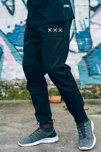 Ανδρικά παντελόνια σε τρία χρώματα