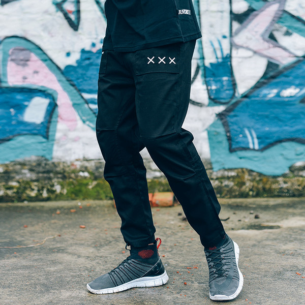 Ανδρικά παντελόνια σε τρία χρώματα