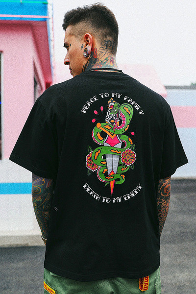 Мъжка тениска в бял и черен цвят с изображение 