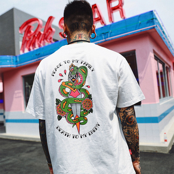 Мъжка тениска в бял и черен цвят с изображение 