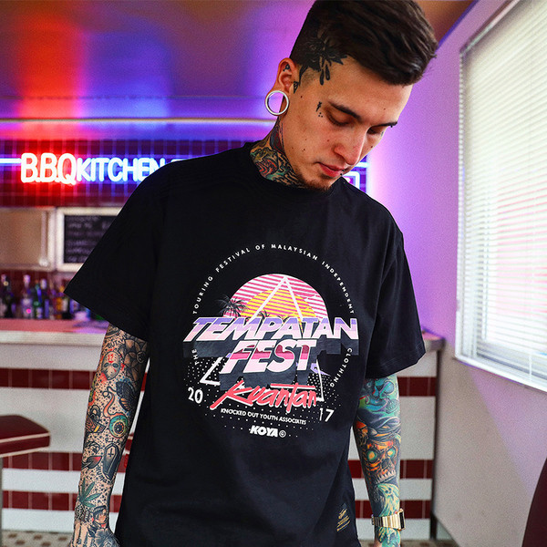 Готина мъжка тениска подходяща за ежедневие в бял и черен цвят