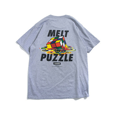 Свежа мъжка тениска в сив, черен и бял цвят