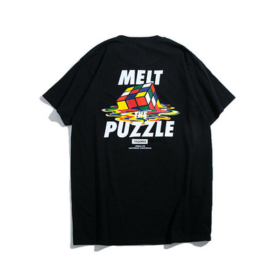 Свежа мъжка тениска в сив, черен и бял цвят