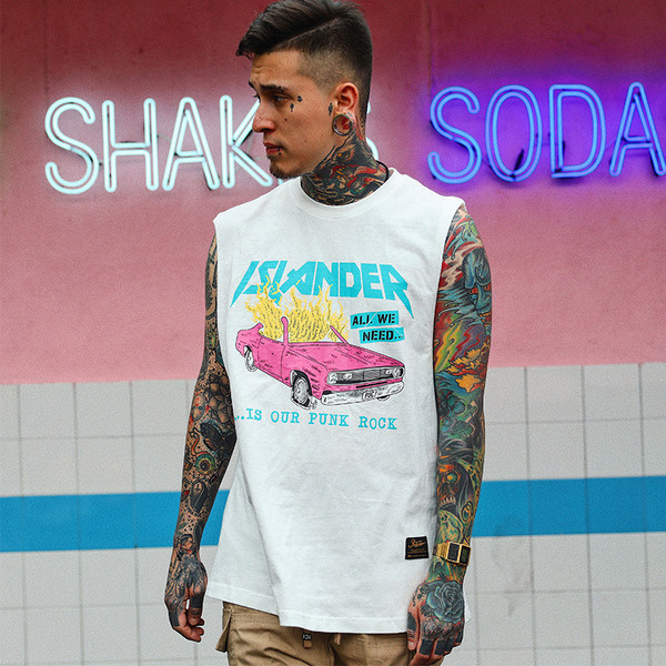 Мъжки стилен потник с изображение и надписи в бял и черен цвят