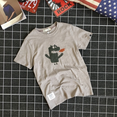 Ежедневна мъжка тениска в различни цветове с карикатура