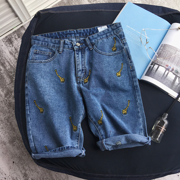 Стилни дънкови къси панталони за мъжете с бродерияя